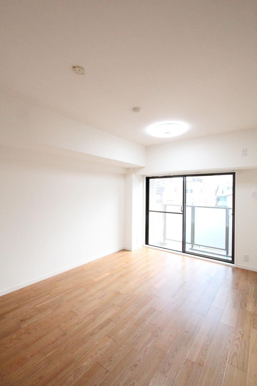 Living. In airy enough window of sweep ☆