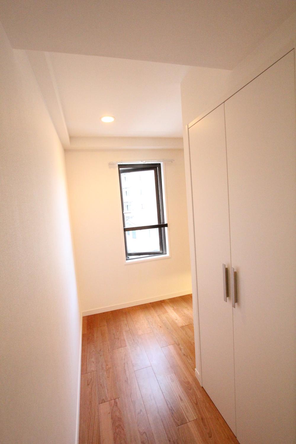 Other introspection. There is a window in the corridor ・ Ventilation is also down pat