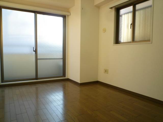 Living and room. Corner room two-sided lighting