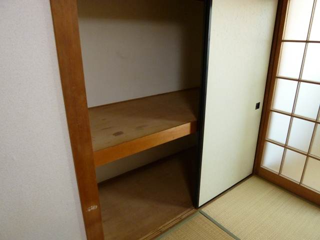 Receipt. Large-capacity storage space