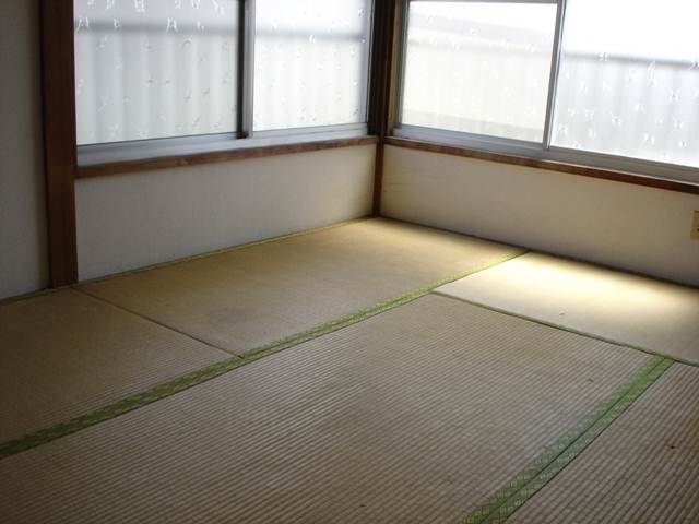 Living and room. Corner room two-sided lighting