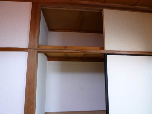 Receipt. Upper receiving closet