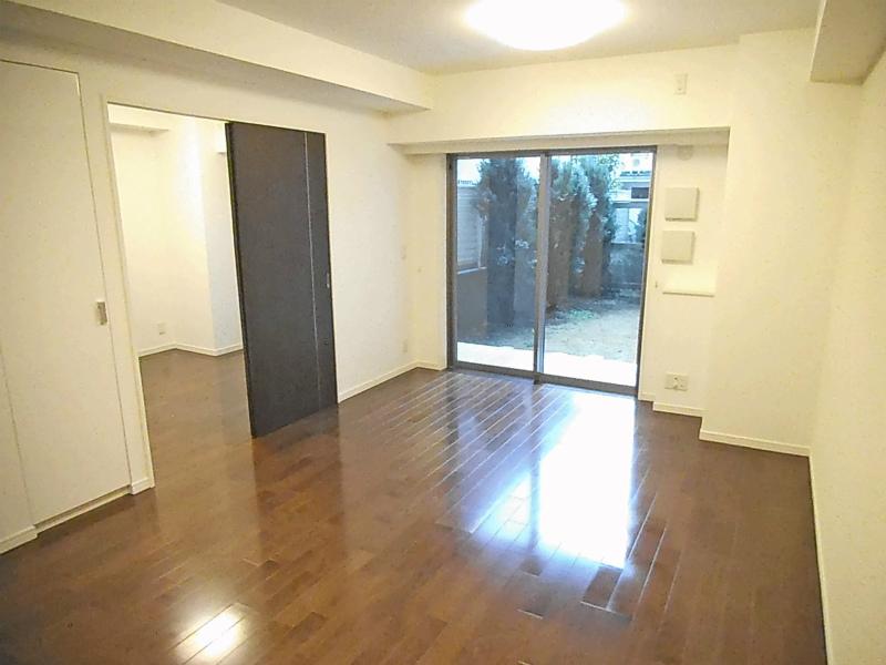 Living. Living-dining