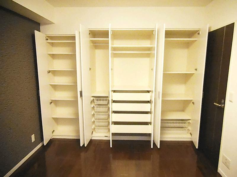 Receipt. East side Western-style System storage