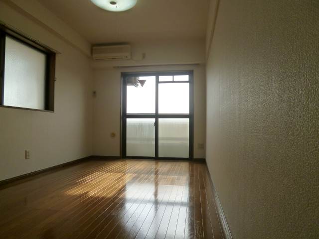 Living and room. Corner room two-sided lighting