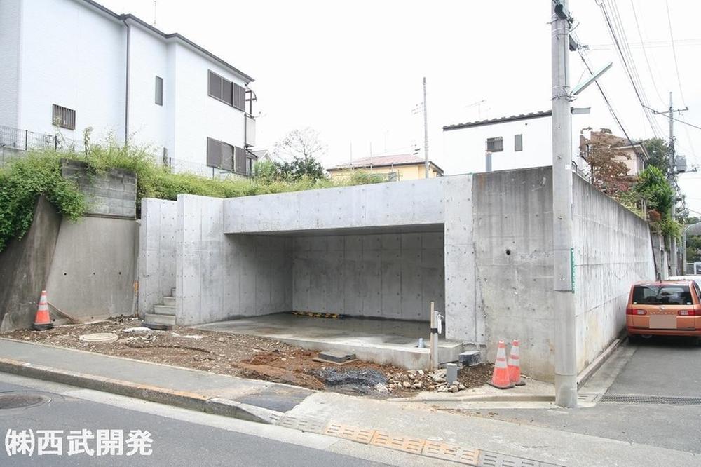 Local photos, including front road. Local (10 May 2013) Shooting