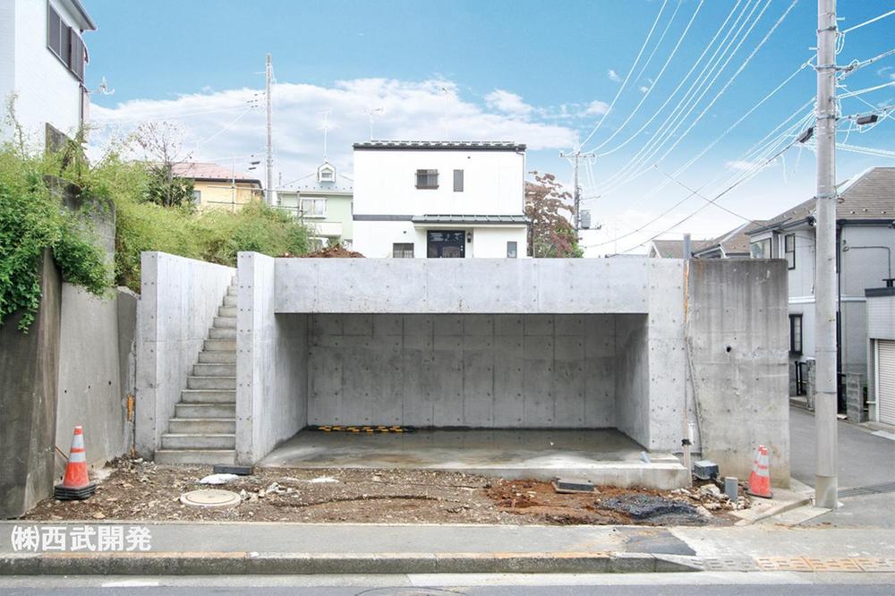 Local photos, including front road. Local (10 May 2013) Shooting