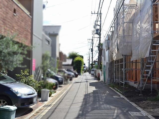 Local appearance photo. Contact road situation