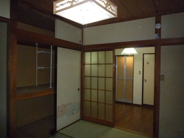 Receipt. Spacious storage