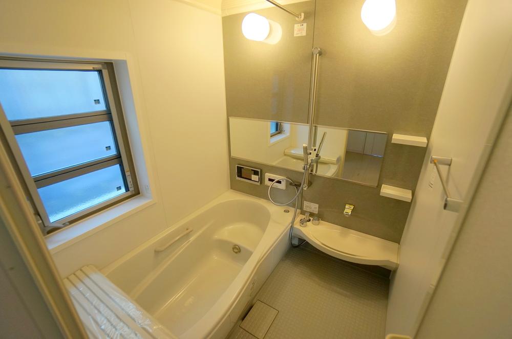 Same specifications photo (bathroom). Seller construction cases