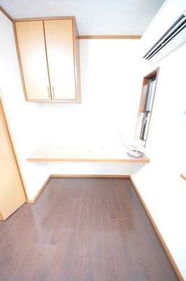 Other. There is equipment can be used on a desk