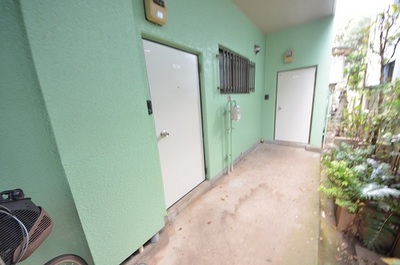 Other. 1m to the periphery (other)