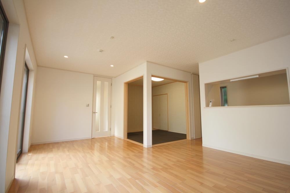 Living. Local Photos