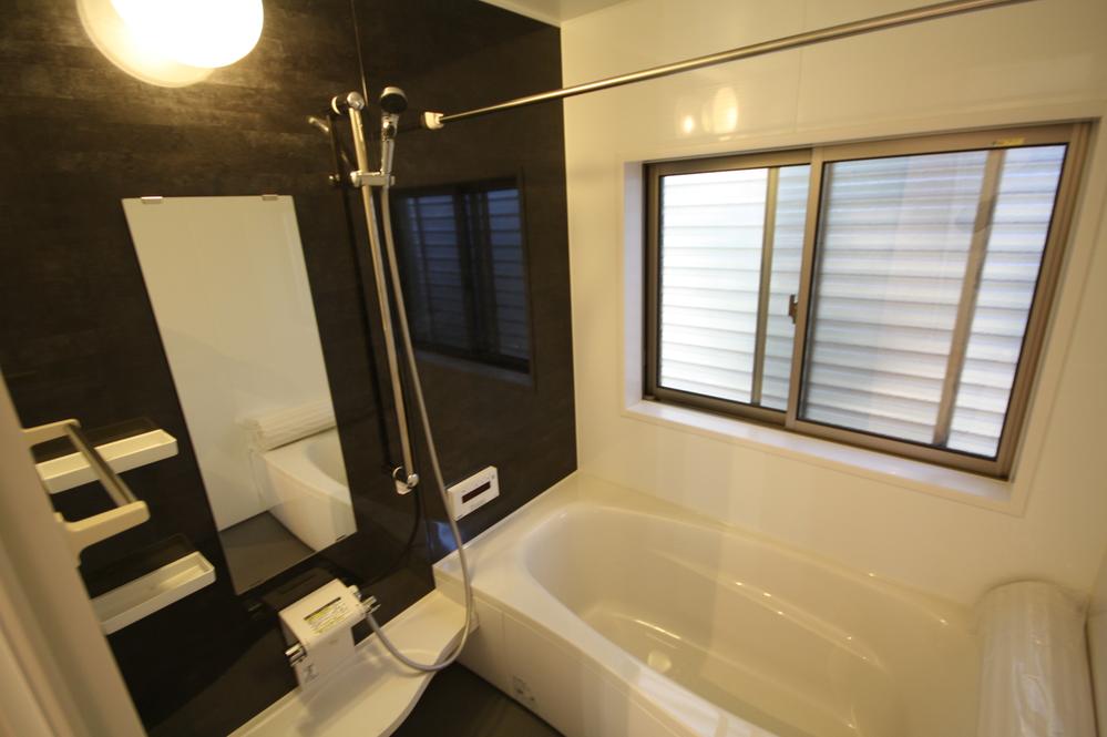 Bathroom. Local Photos