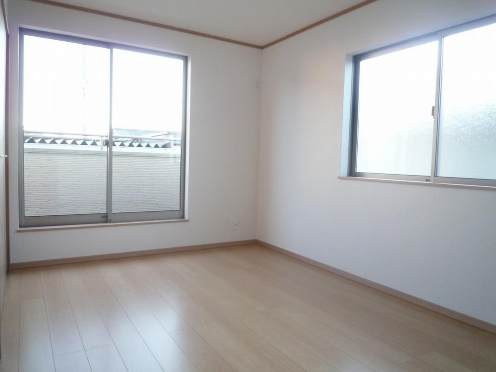 Non-living room. Indoor (12 May 2013) Shooting