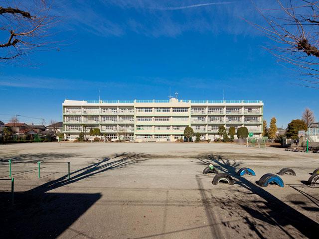 Primary school. Kokubunji stand up to the first elementary school 570m