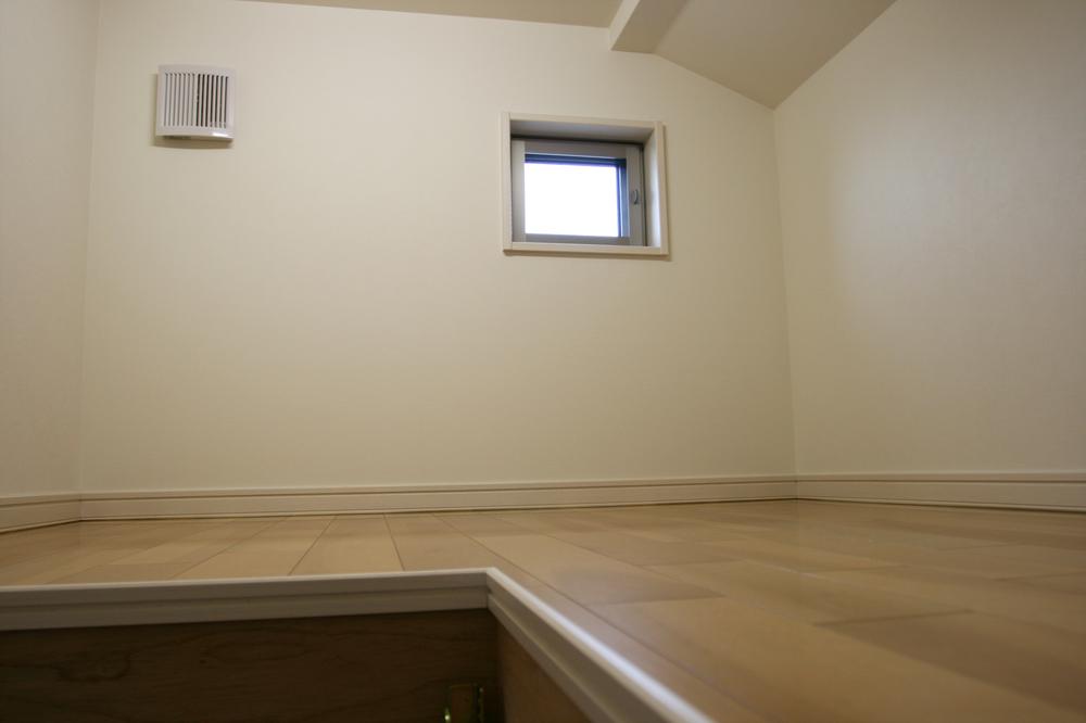 Receipt. ● attic storage: 2013 November shooting