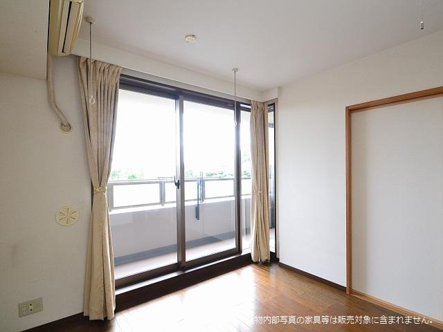 Living. Leksell Mansion Kokubunji living