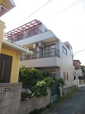 Building appearance. A quiet residential area