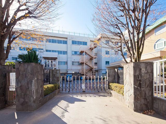 Primary school. Kokubunji Municipal third to elementary school 900m