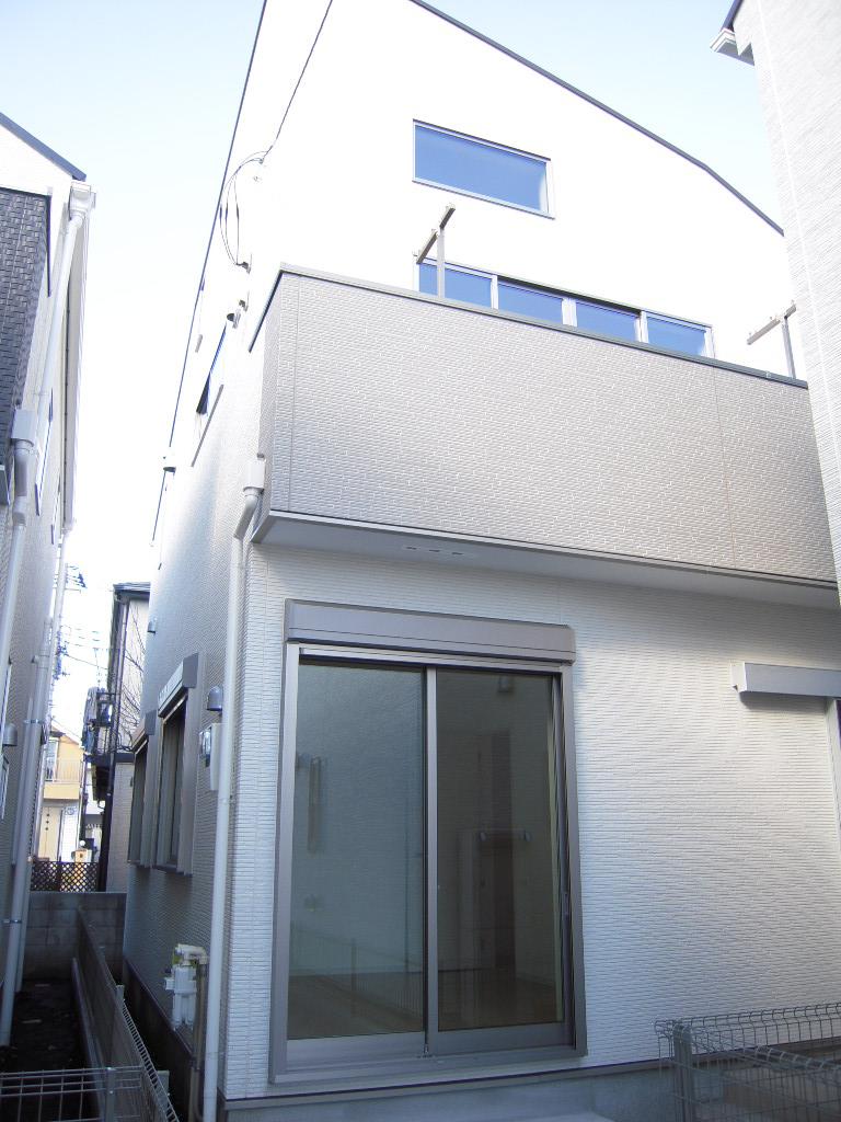 Local appearance photo. Local (12 May 2013) Shooting