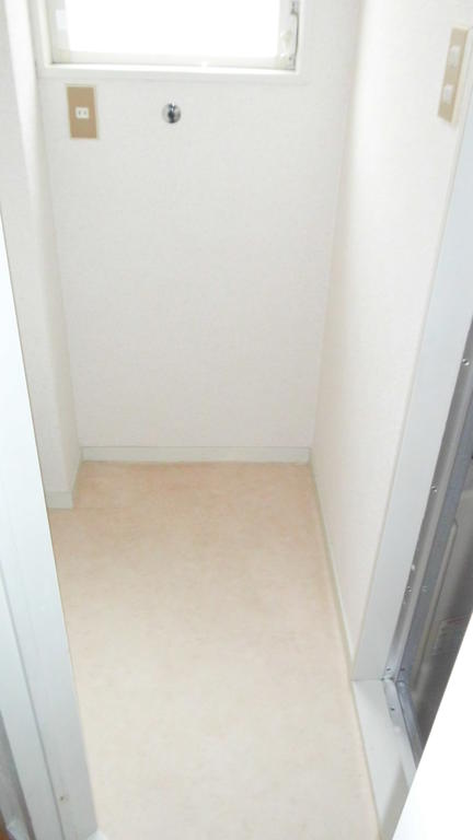 Washroom. Since the wide toilet can be used as a dressing room space