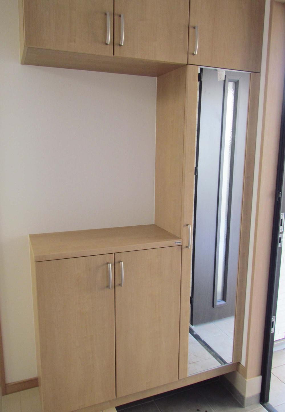 Entrance. ● You can also take advantage of in addition to the entrance of the storage enhancement !! shoes