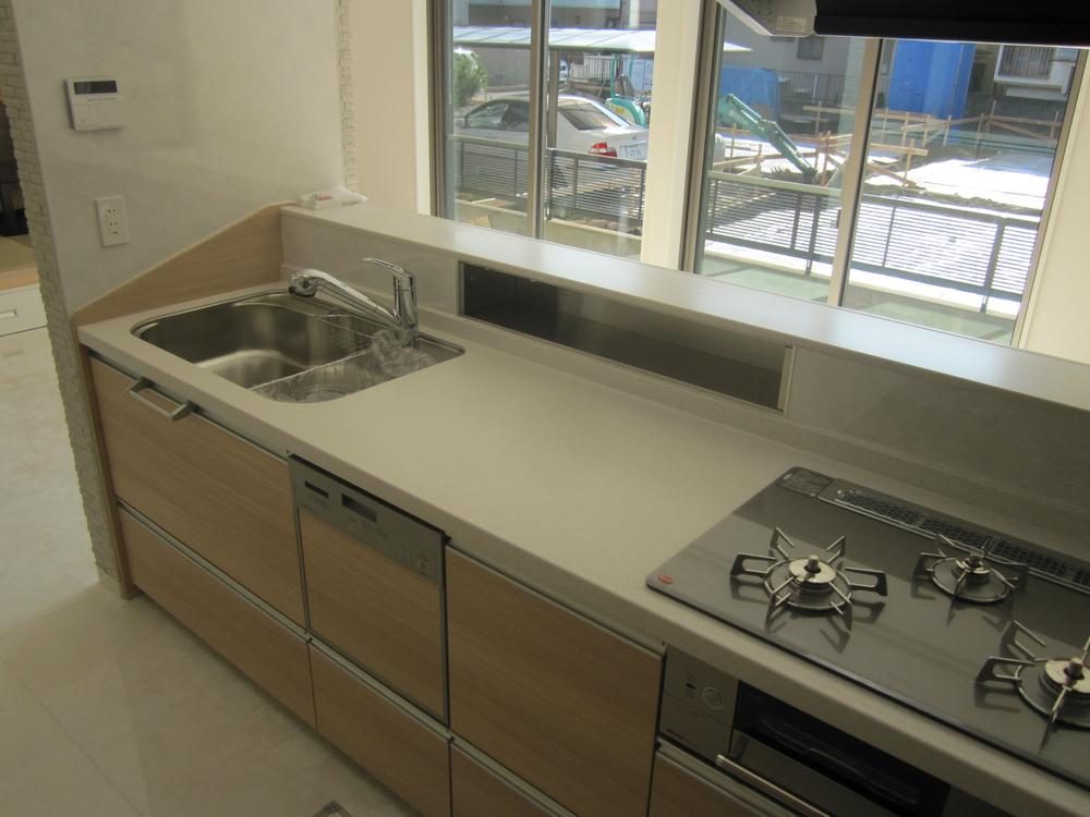 Kitchen. ● Kitchen: 2013 November shooting