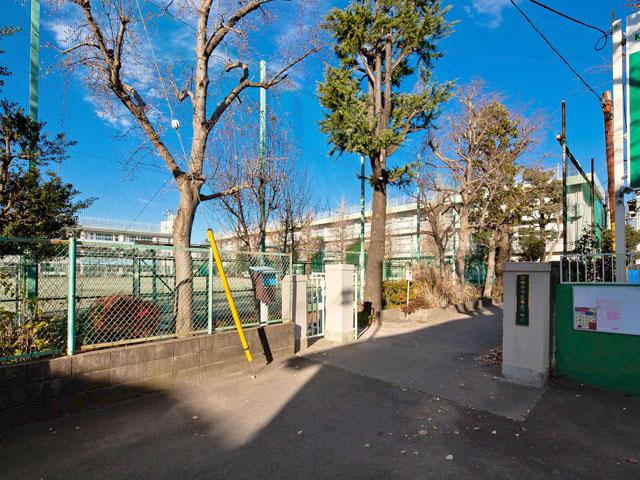 Junior high school. Kokubunji Tatsudai 300m until the third junior high school