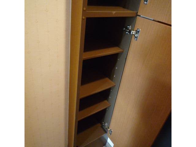 Entrance. Yes shoe box