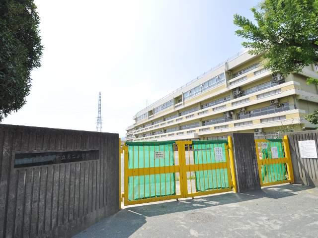 Primary school. Kokubunji stand up to the second elementary school 340m