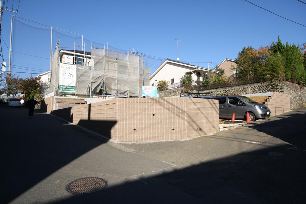 Local photos, including front road. Local (12 May 2013) Shooting