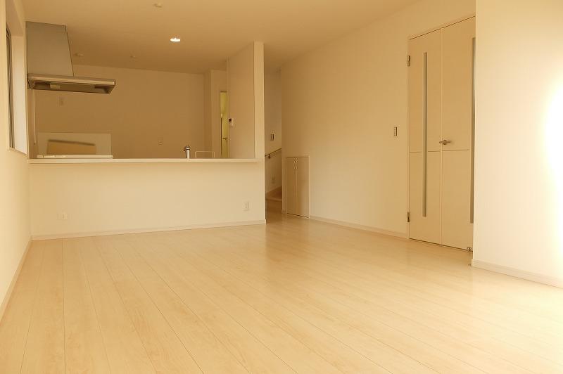 Living. Interior of the counter kitchen and white keynote