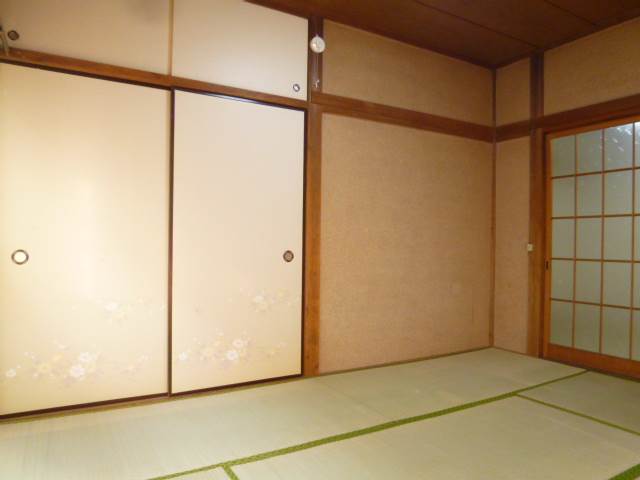 Receipt. There is plenty of storage