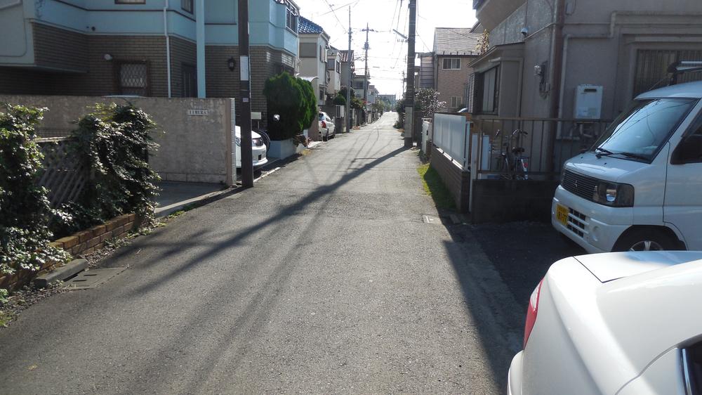 Local photos, including front road. Local (11 May 2013) Shooting