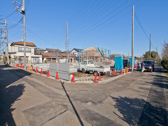 Local photos, including front road. Local (12 May 2013) Shooting