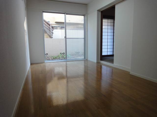 Living and room. Spacious LDK