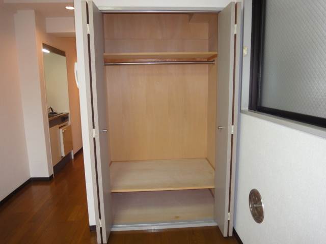 Receipt. Ultra-large capacity storage