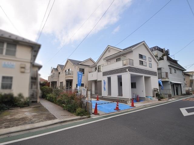 Local photos, including front road. Favorite Place National Seddo