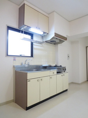 Kitchen. Spacious kitchen