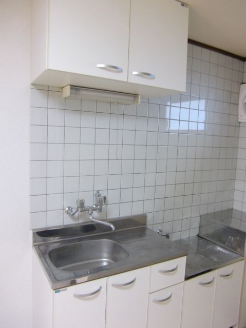 Kitchen. Gas stove is can be installed in the kitchen