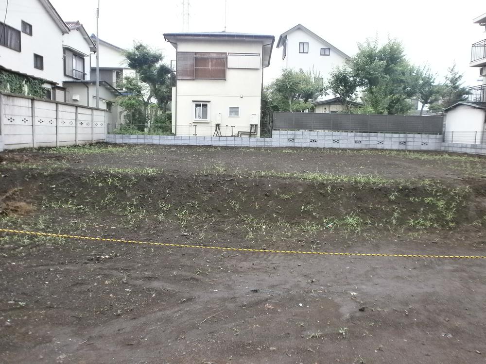 Local photos, including front road. Local (12 May 2013) Shooting