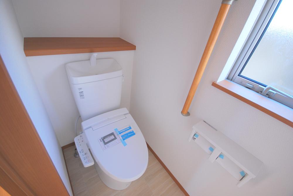 Toilet. Local (12 May 2013) Shooting