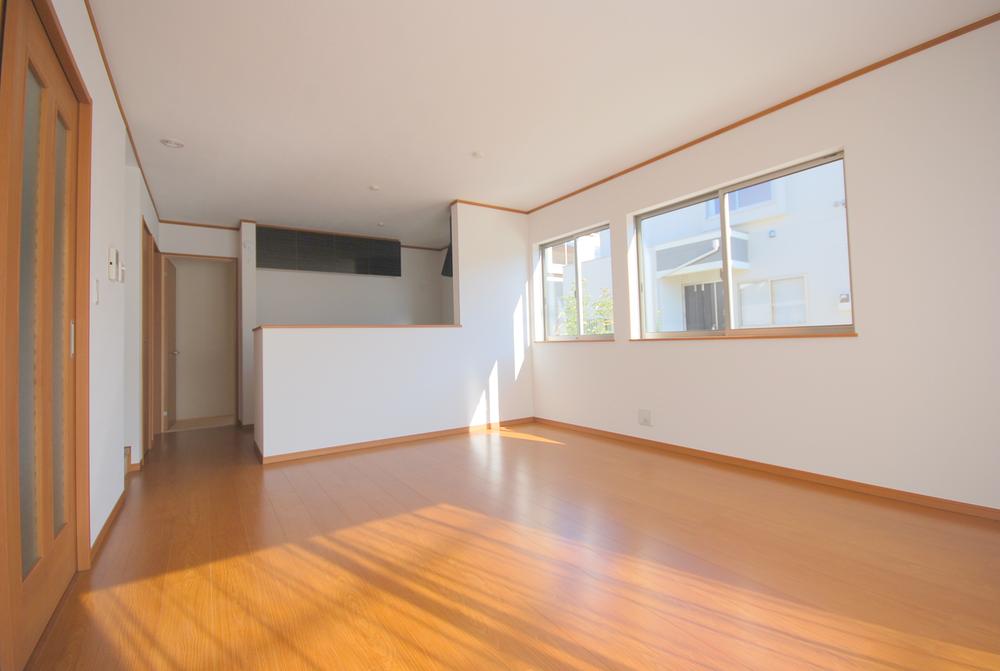 Living. Local (12 May 2013) Shooting