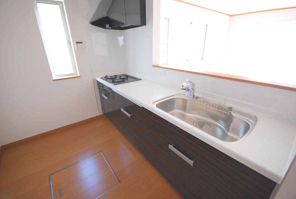 Kitchen. Local (12 May 2013) Shooting