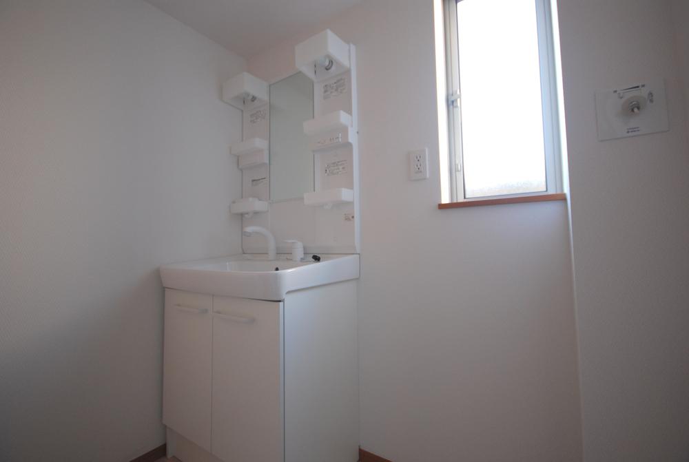 Wash basin, toilet. Local (12 May 2013) Shooting