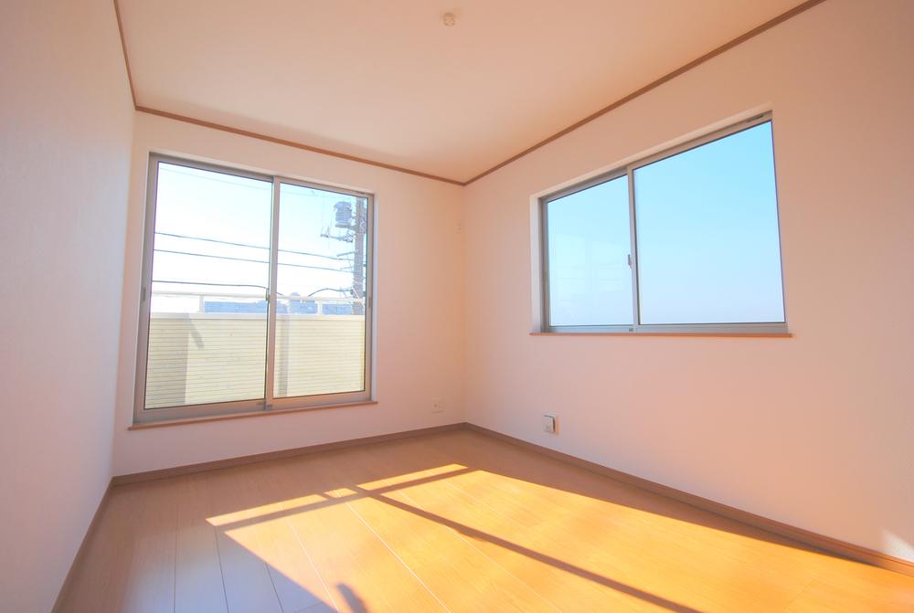 Non-living room. Local (12 May 2013) Shooting