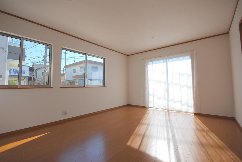 Living. Local (12 May 2013) Shooting