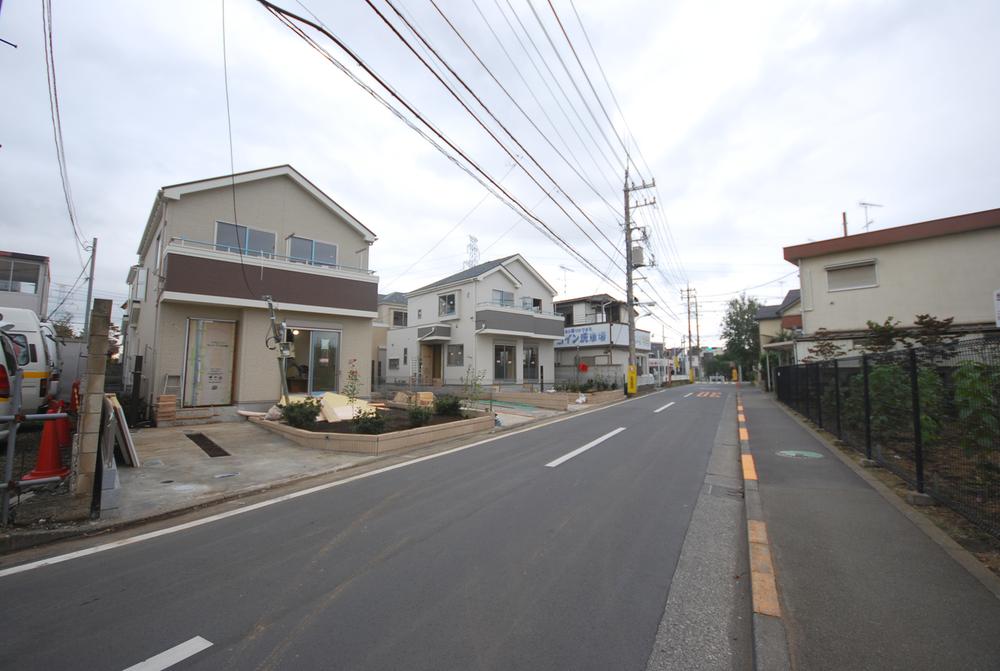 Local photos, including front road. Local (11 May 2013) Shooting