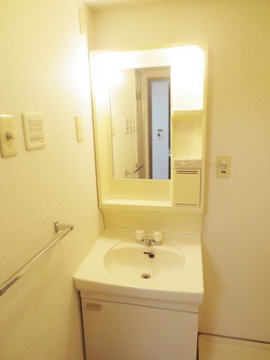 Washroom. Independent wash basin